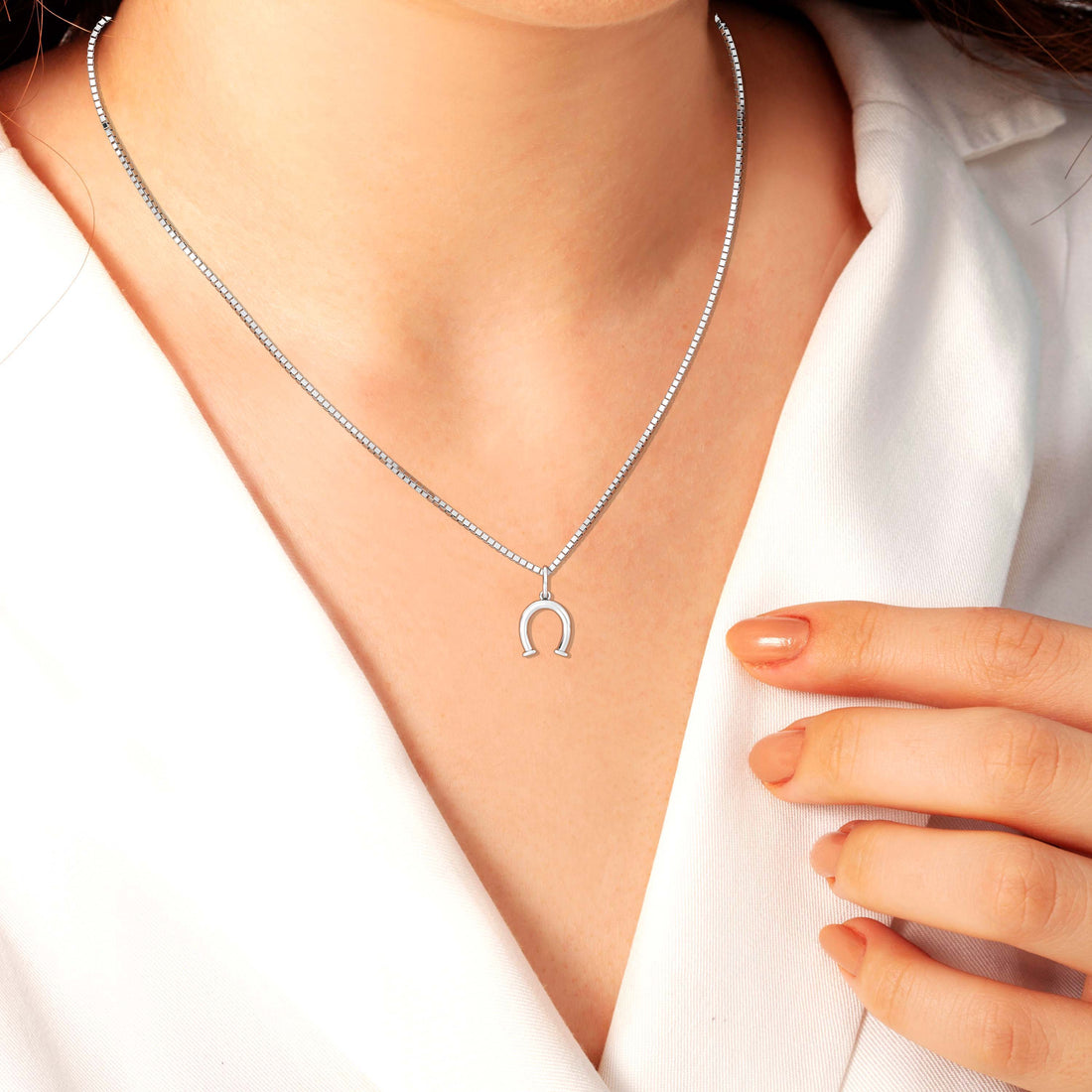 10kt Gold Horseshoe Pendant on Box Chain: A Touch of Elegance and Good Luck