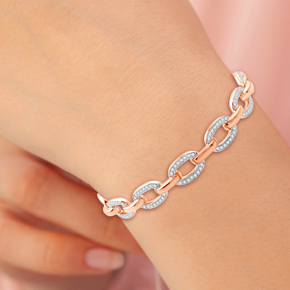 3/4 CTTW.Silver & Diamond Paperclip Bangle: A Touch of Modern Elegance