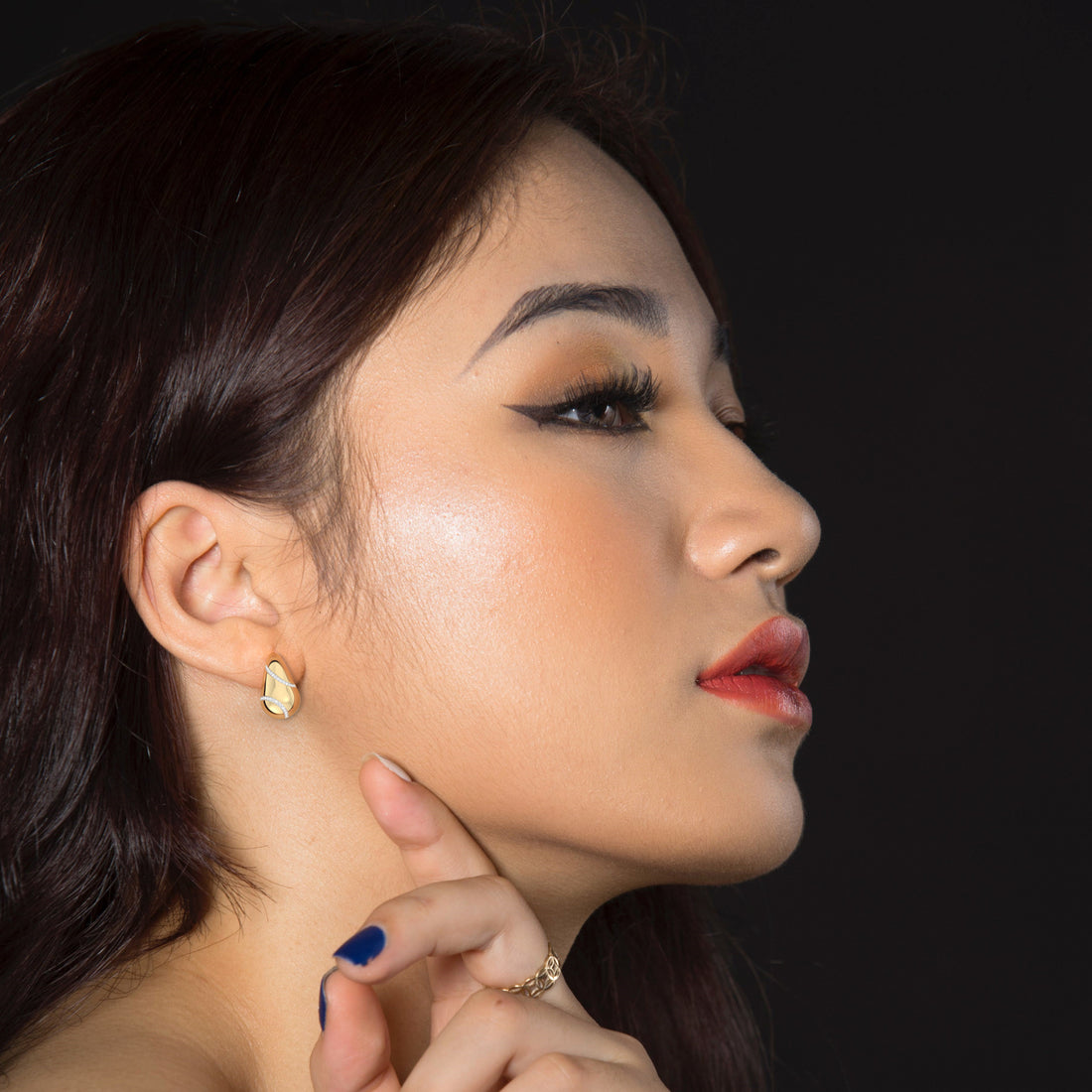 LAB GROWN BOLD LEAF EARRING WITH DIAMOND STRIPS  IN 10KT GOLD  (0.25 CTW )